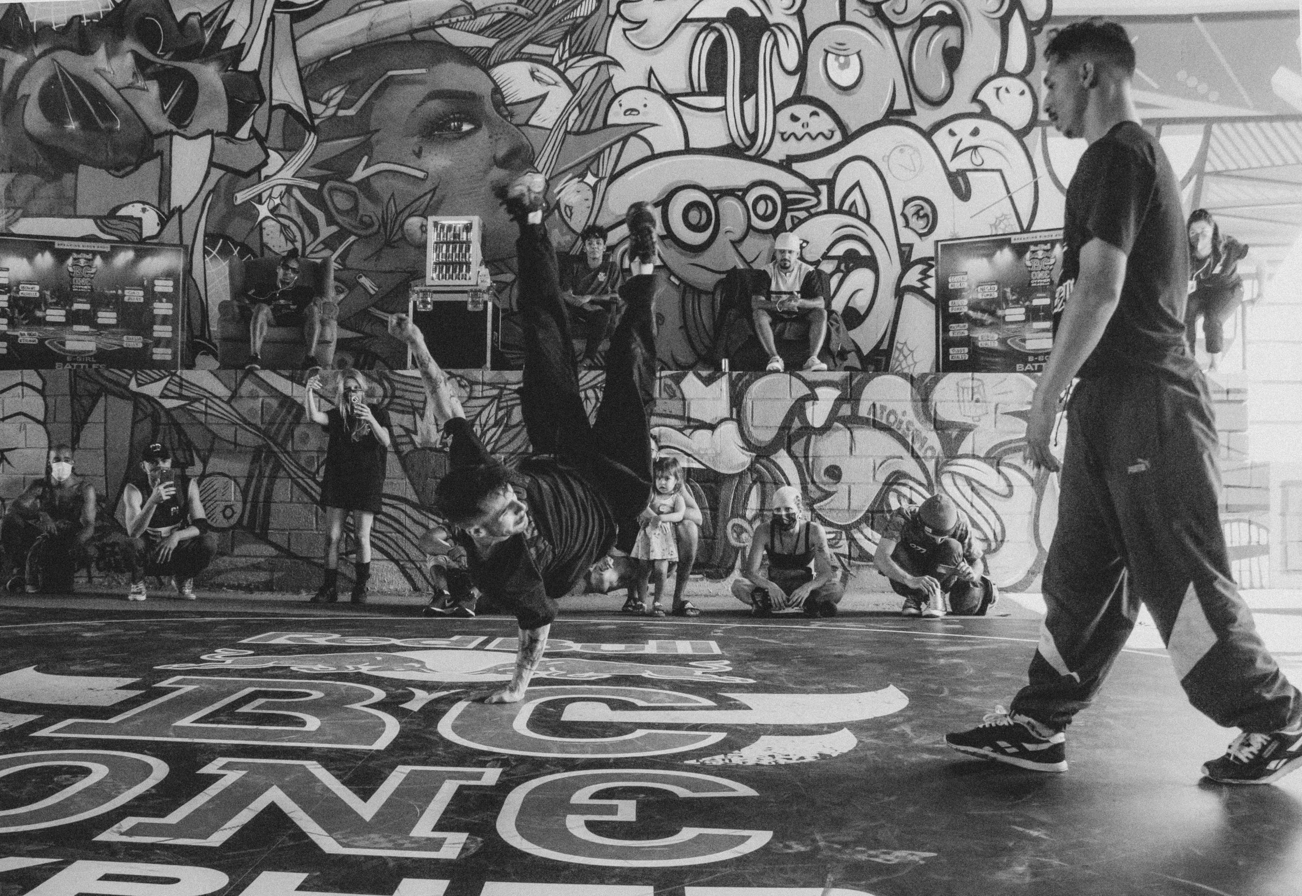 pexels-biabrg-11063342